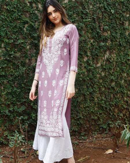 ANNI DESIGNER Women's Cotton Blend Straight Chikankari Embroidered Kurta