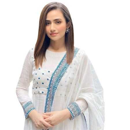 UMustGet Women's Crepe Kurta with Dupatta (White)-P UMustGet Women's Crepe Kurta with Dupatta (White)-P