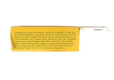 LEGO Minifigures Series 25 Collectible Figures 71045 (9 Pieces) LEGO Minifigures Series 25 Collectible Figures 71045 (9 Pieces)