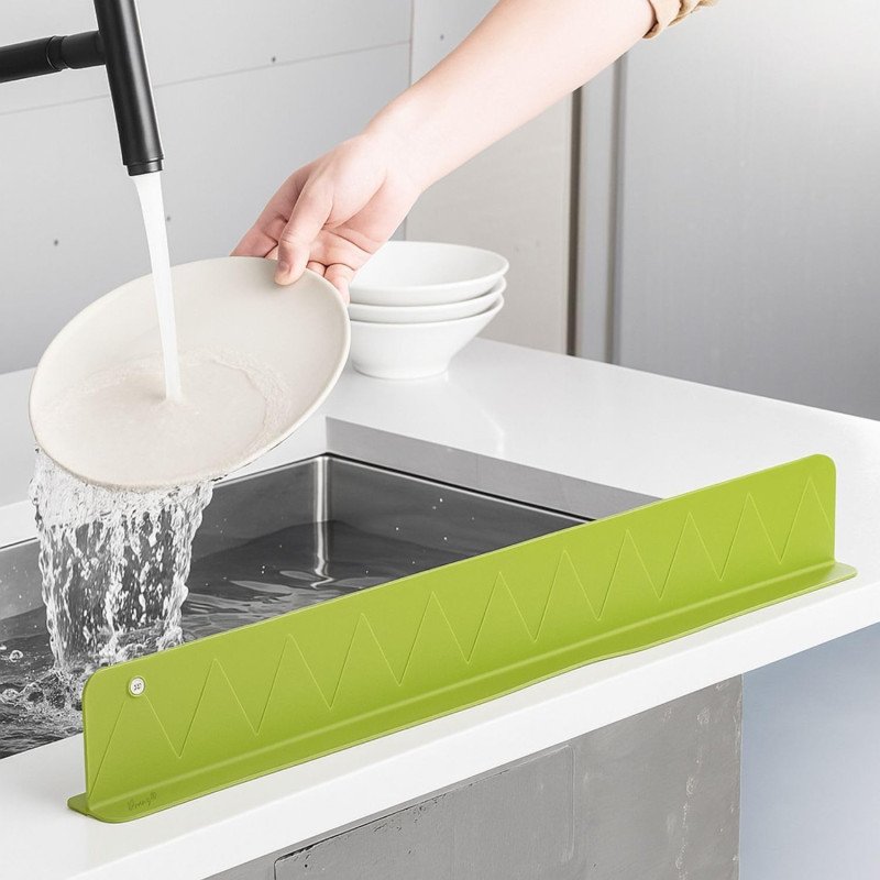 AKRIZA Anti Splash Silicone Sink Guard for Kitchen Basin – Flexible Water Barrier for Sink Countertop, Splash Proof Edge