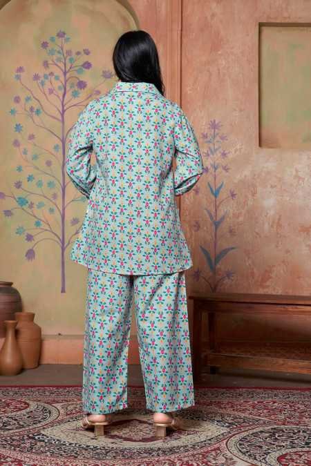 DHRUVI TRENDZ Women Rayon Blend Ethnic Wear Kurta Co-ord Set