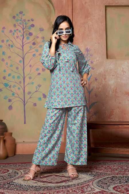 DHRUVI TRENDZ Women Rayon Blend Ethnic Wear Kurta Co-ord Set