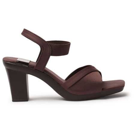XE Looks slip-on sandals for women