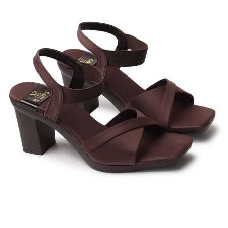 XE Looks slip-on sandals for women