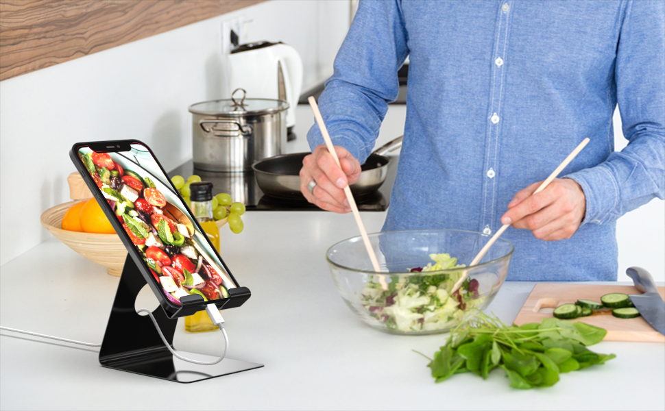 cooking while watching videos on elv phone stand